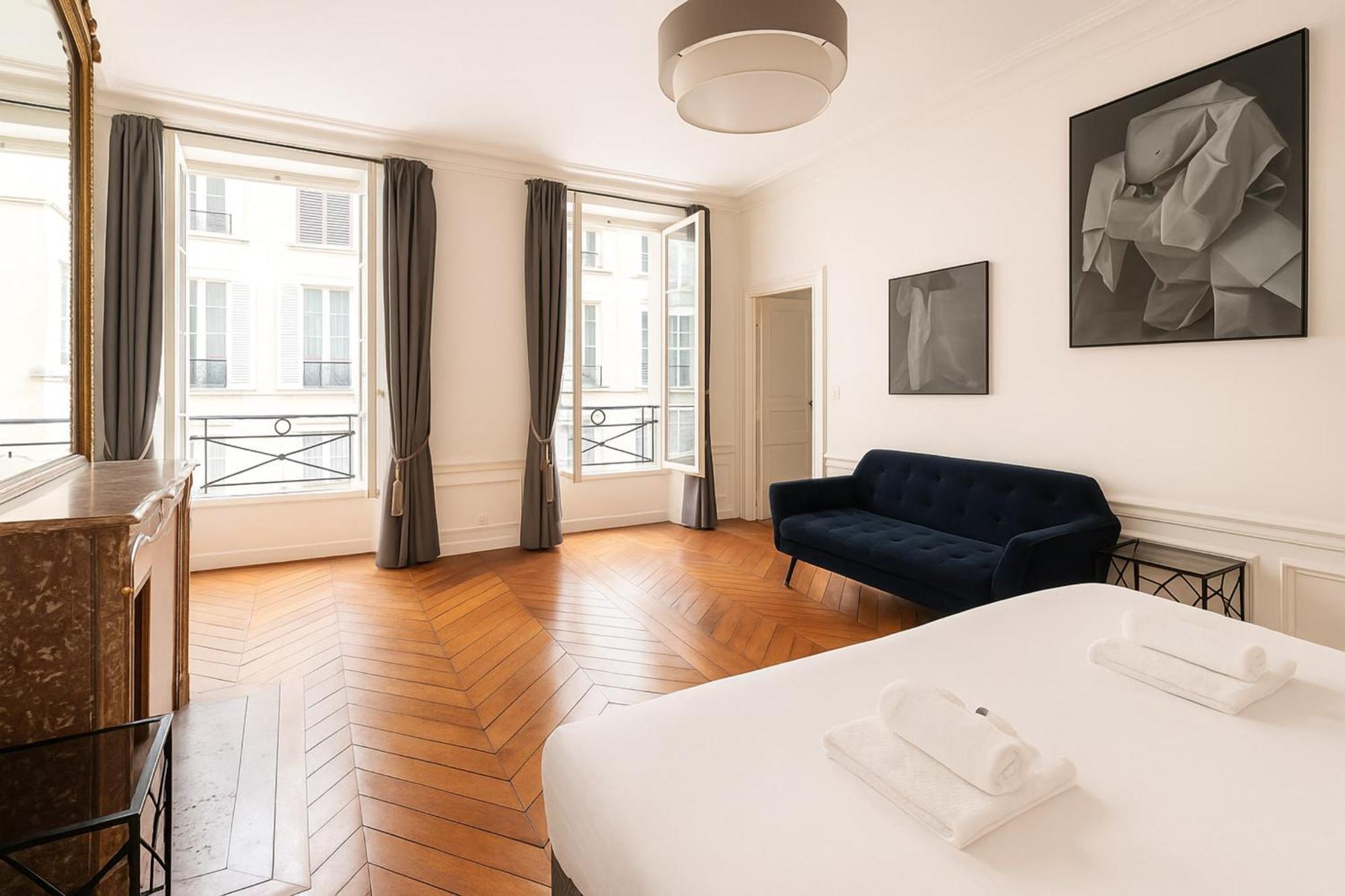 Luxurious In The Heart Of 3bdr Apartment