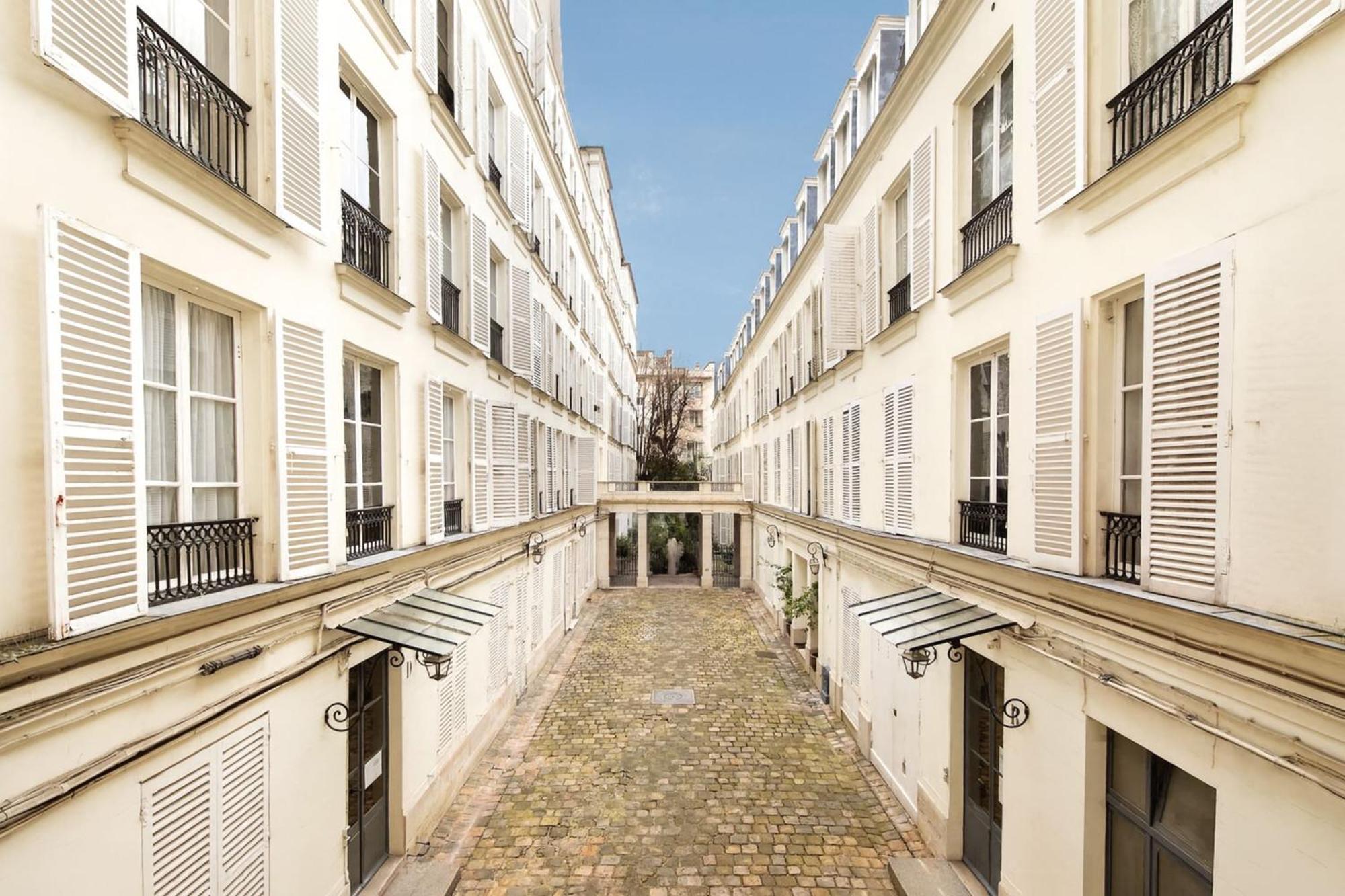 Luxurious In The Heart Of 3bdr * Paris